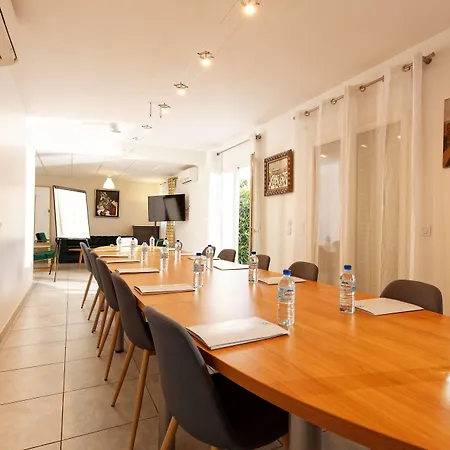 Otel Kyriad Sud 3*