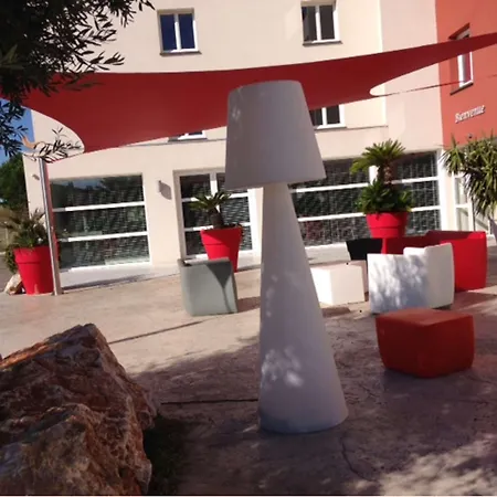 Kyriad Sud Otel