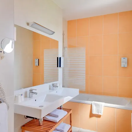 Kyriad Sud Szálloda 3*