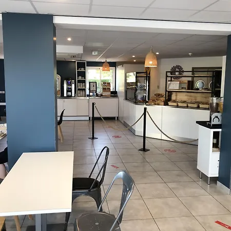 凯雷亚德珀皮格兰苏酒店 酒店