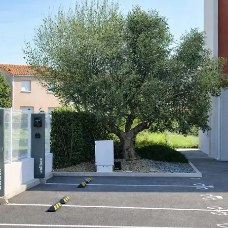 Kyriad Sud Hotel