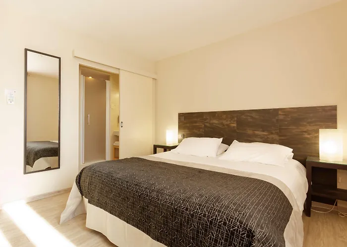 凯雷亚德珀皮格兰苏酒店 酒店 3*