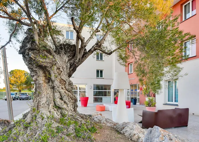 凯雷亚德珀皮格兰苏酒店