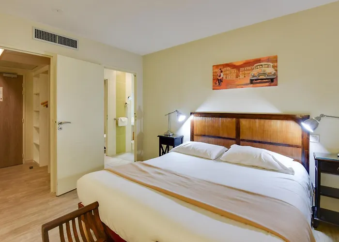 凯雷亚德珀皮格兰苏酒店 酒店