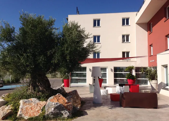 凯雷亚德珀皮格兰苏酒店 佩皮尼昂